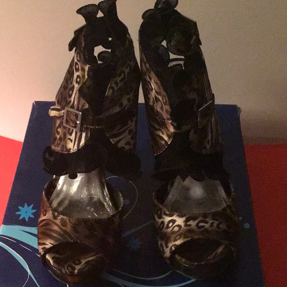 Heels - Picture 4 of 5